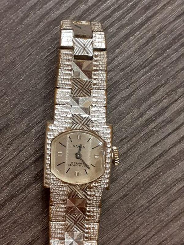 золотые часы чайка 17 камней. золотые женские часы чайка кварц 4150. женские часы чайка 17. часы чайка женские 17 камней позолота. золотые часы чайка 117751.