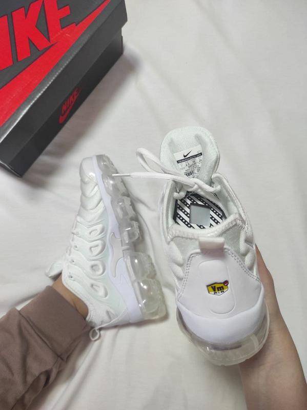 Tn vapormax hot sale plus white