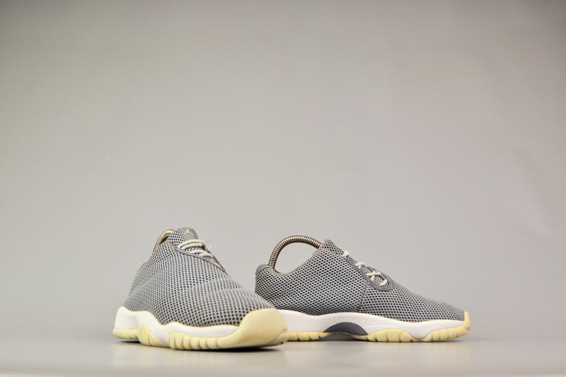 Jordan future low store bg