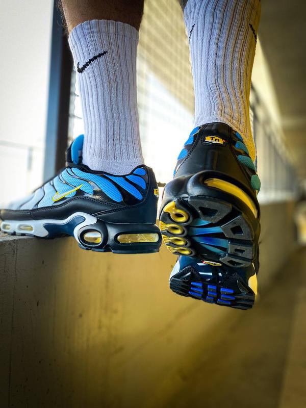 nike tn blue and yellow