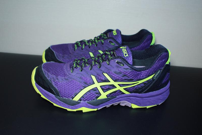 Asics оригинал купить. Асикс t799n. Асикс оригинал. Кроссовки асикс оригинал. T819n ASICS.