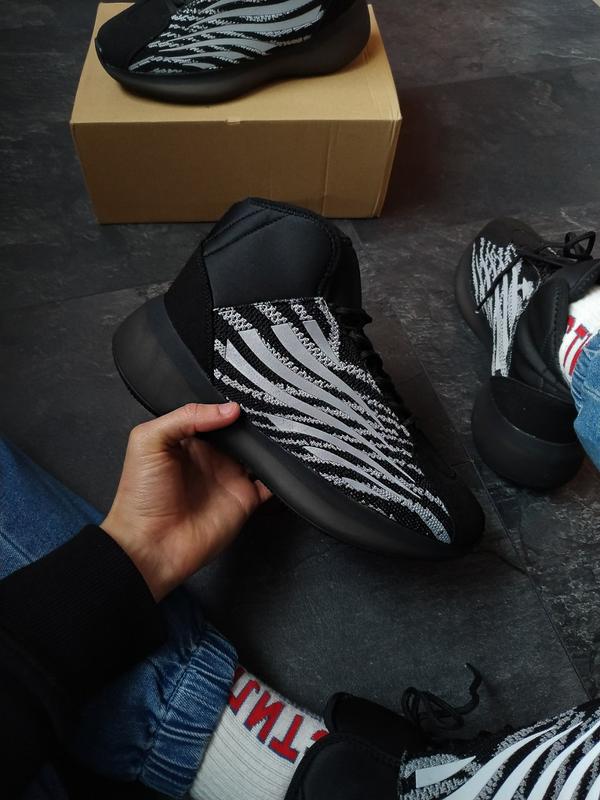 Authentic Adidas Yeezy Boost QNTM Lifestyle Men's Fashion.