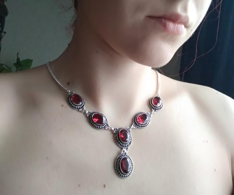 Набор комплект ожерелье колье серьги сережки с красными камням... - 320 ₴,  купить на IZI (2505975)