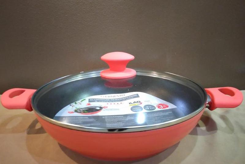 Алюминиевая сковорода нового поколения Ø 28 см Ernesto.: цена 800 грн -  купить Кухонная посуда на ИЗИ | Киев