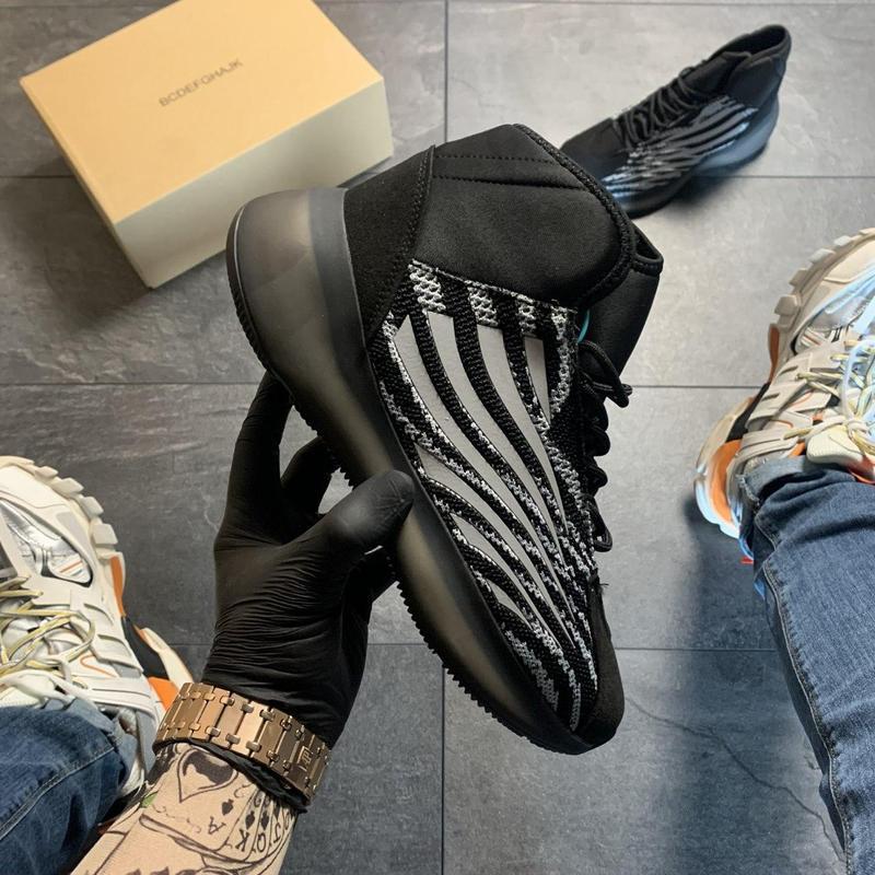 Adidas Yeezy QNTM Lifestyle Model Shopee Thailand