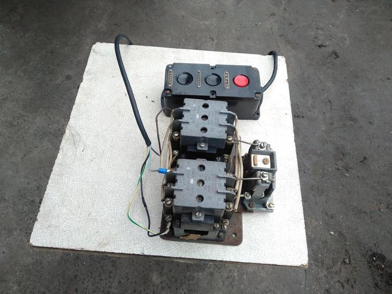 Пускач (реверсивний) з пультом управління ПМЕ-214 на 25А кат ...