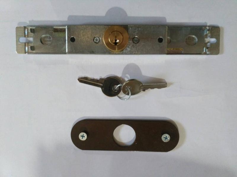 Замок с плоским ключом для защитных ролет - 700 ₴, купить на ИЗИ (32650837)