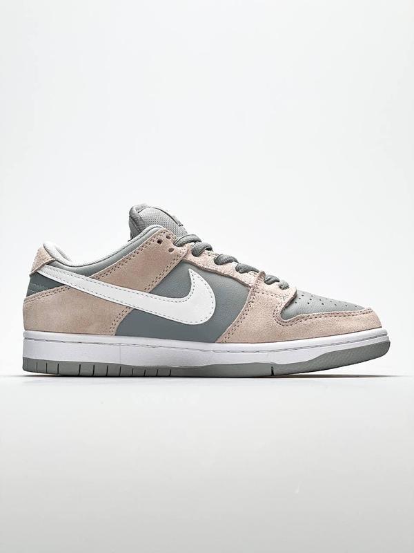 light grey dunks low