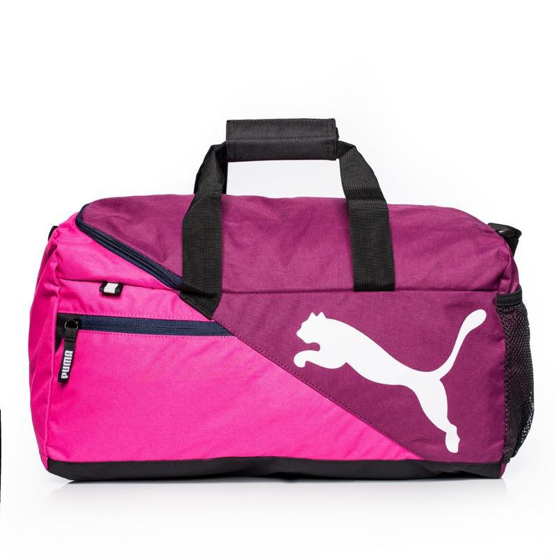 спортивная сумка женская найк для фитнеса. девушка с сумкой. женская спортивная сумка. красивая спортивная сумка. красивые спортивные сумки.