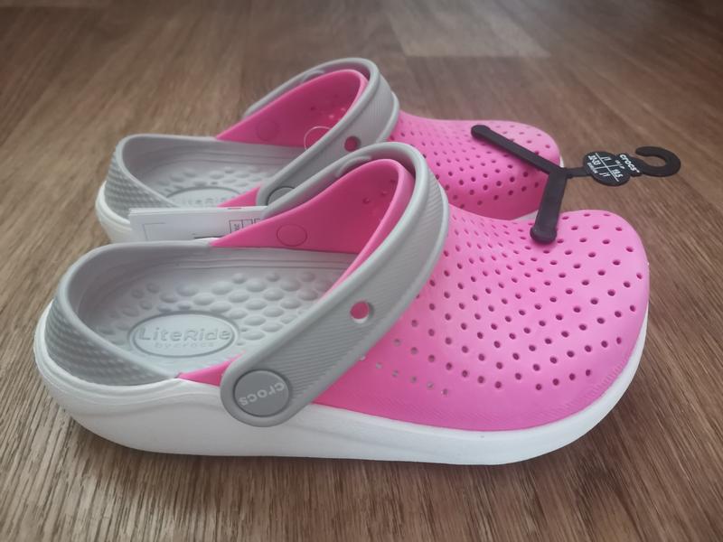 Crocs s 2024