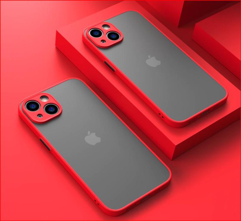 Чехол защитный iPhone 12 красный