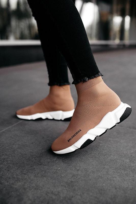balenciaga speed trainer beige