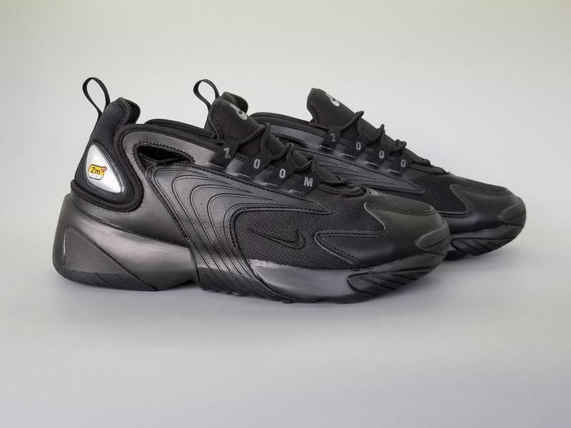 zoom 2k triple black