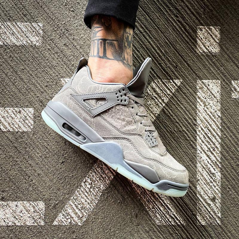 nike air jordan 4 retro kaws grey