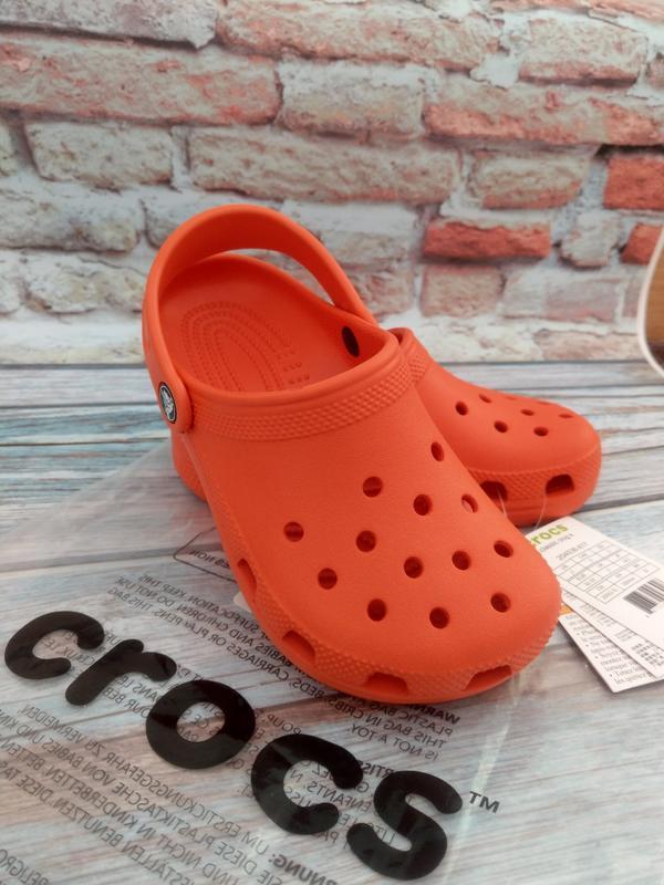 Crocs tangerine 2025