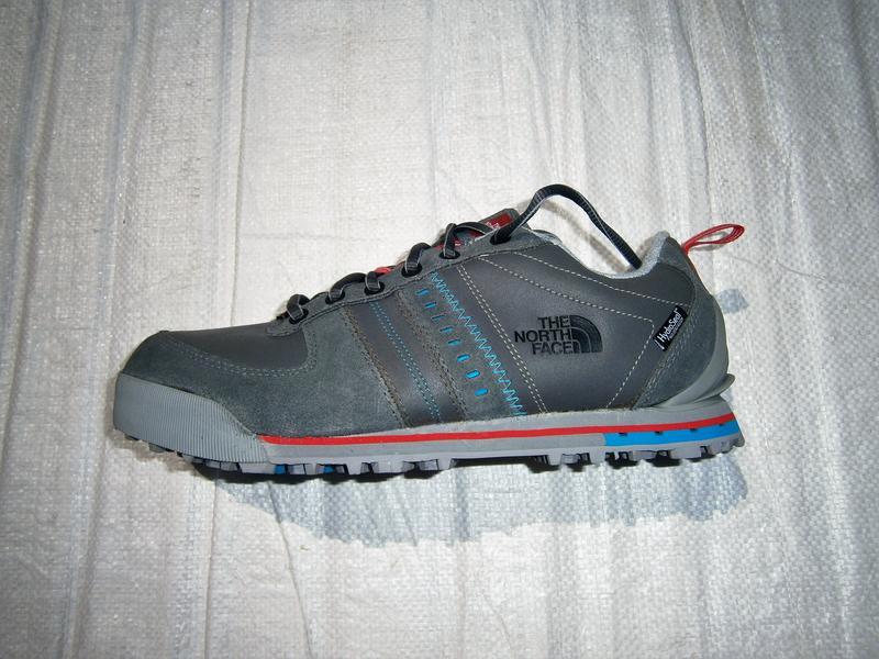 the north face snow sneaker