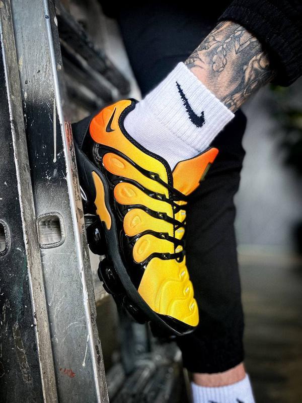 Tiger sales vapormax plus