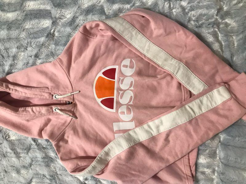 Pull hotsell ellesse court