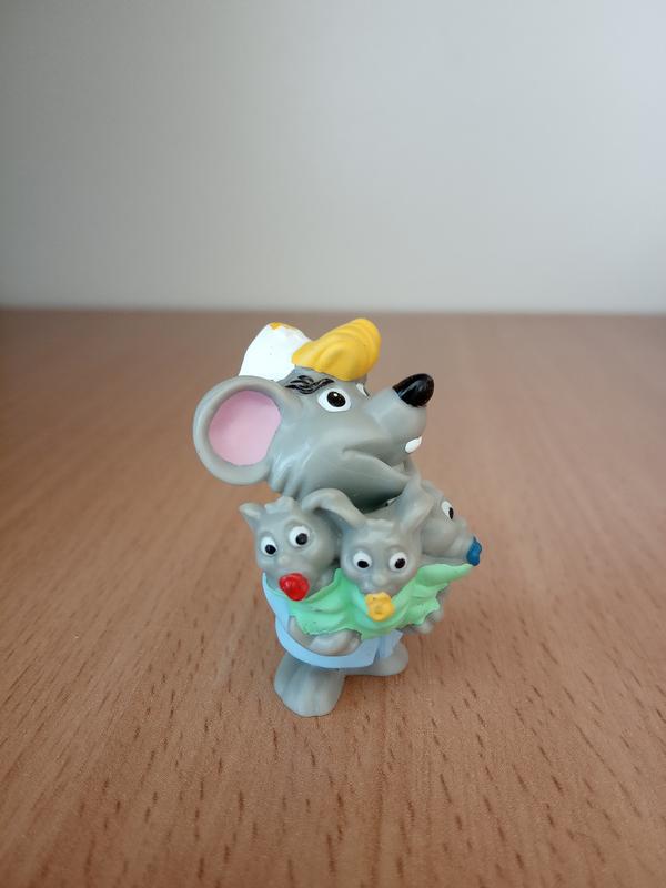 Мышка с мышатами из киндер сюрприза