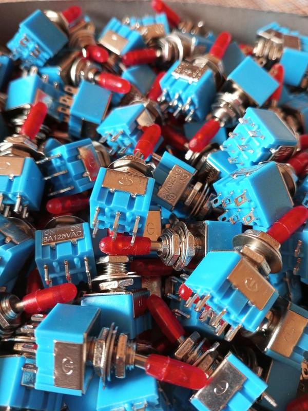 Тумблер MTS-202 (ON-ON) 6-и контактный, 3A, 250VAC: цена 24 грн ...