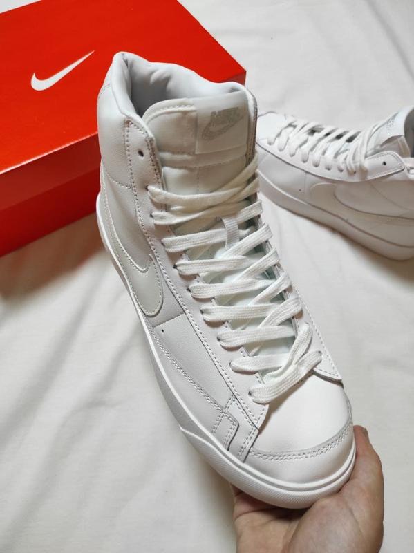 all white nike blazers mid 77