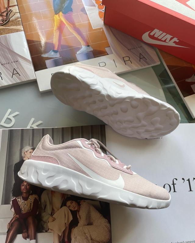 Wmns nike sales explore strada