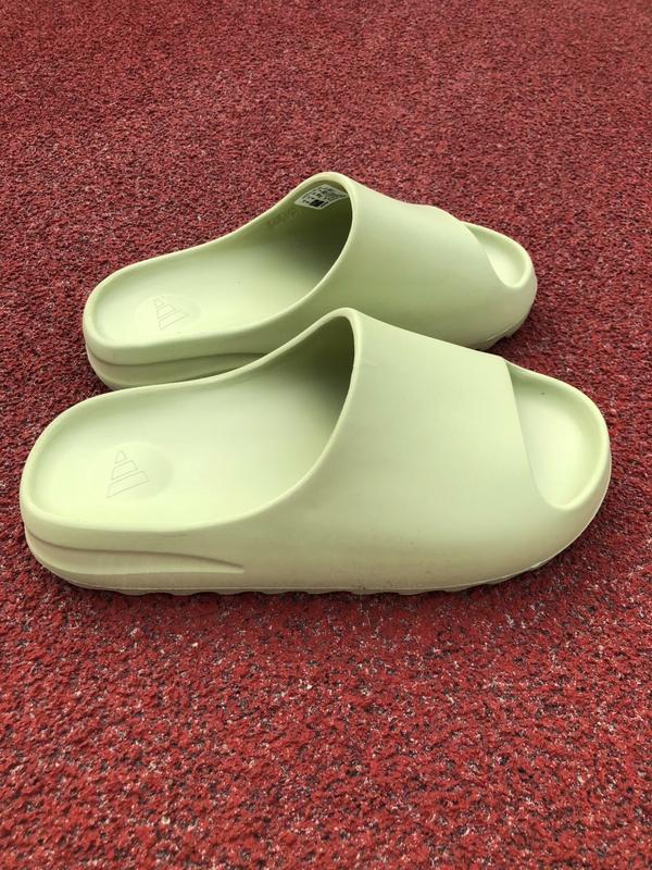 Adidas yeezy slide resin 2022 женские шлёпанцы адидас - 1750 ₴, купить ...