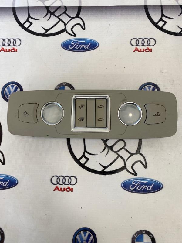 Плафон подсветки салона Audi Q7 (б/у) 4L0947112