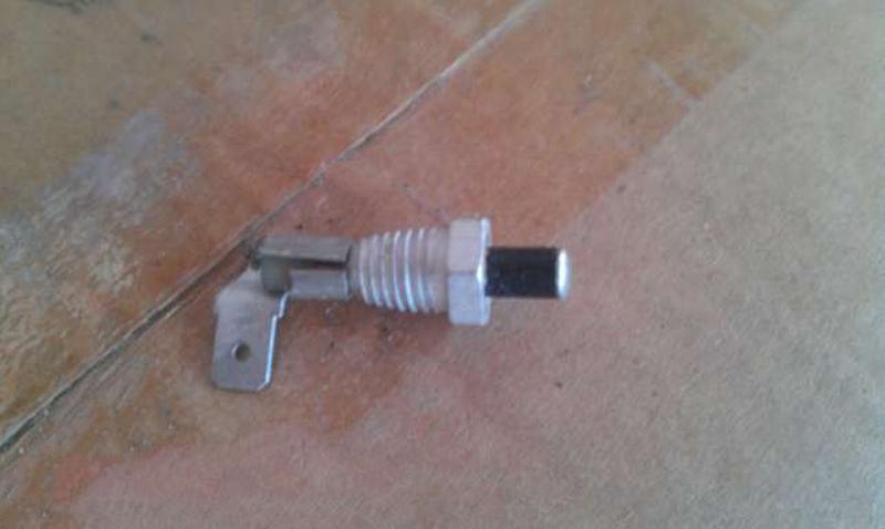 Концевик ручника (выключатель лампы ручного тормоза) заз 1102 ...: цена ...