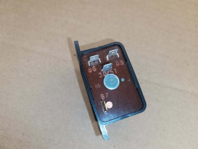 Реле Контрольной Лампы Заряда Аккумуляторной Батареи ВАЗ 2101-07: ціна ...