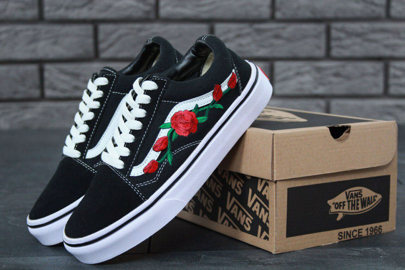 vans black old skool with roses