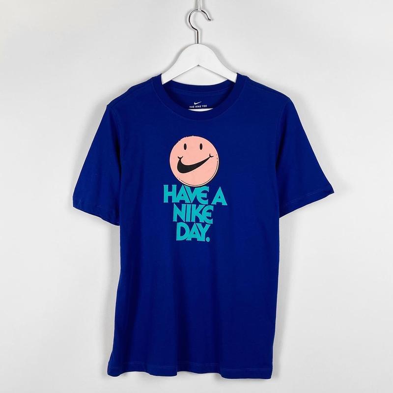 Nike have a sales nike day shirt