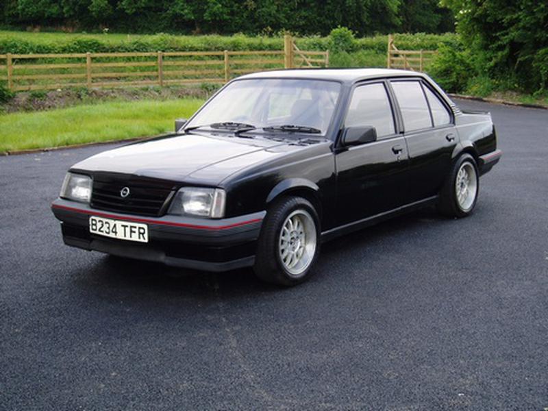 Opel Ascona седан