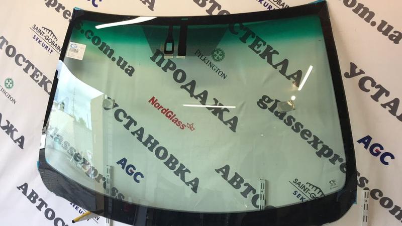 Лобовое стекло на камри 50 какое поставить