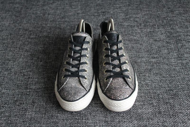 Converse cracked shop leather