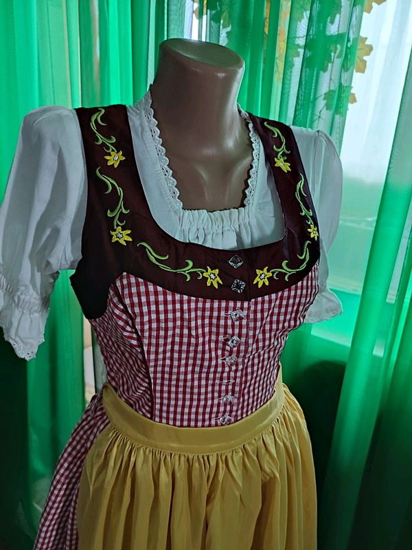 Баварский женский костюм. Октоберфест.