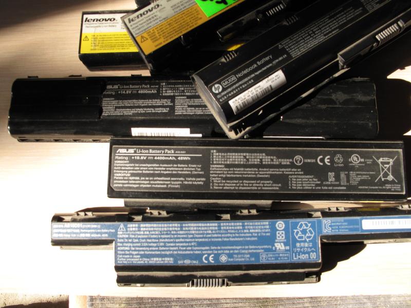 Аккумуляторная батарея батарея на ноутбук hp. Аккумулятор ноутбука в разборе. Куда сдать аккумулятор от ноутбука. Куда сдать аккумулятор от ноутбука. Старый аккумулятор ноутбука.