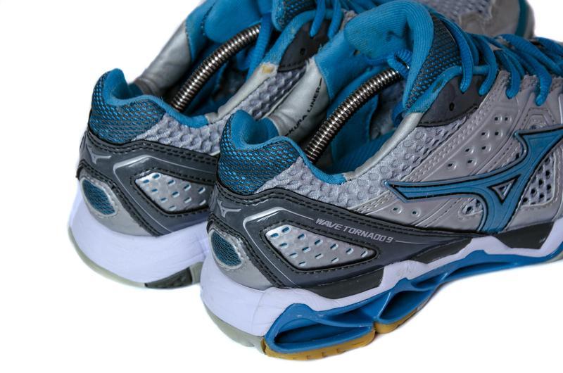 mizuno wave tornado 5