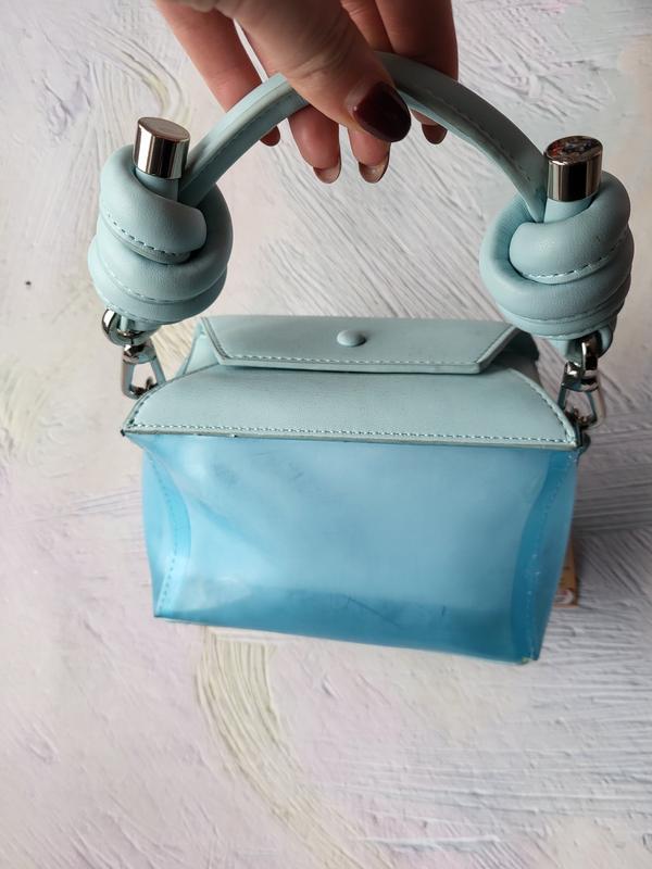 Женская сумочка клатч маленькая светло-голубая с необычной ручкой