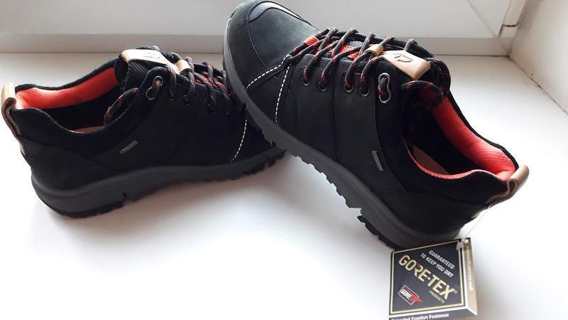 Clarks gore tex clearance walking shoes