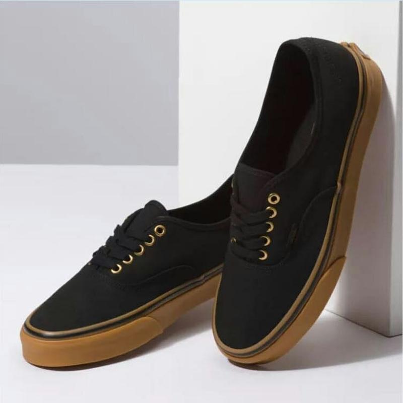 vans authentic black rubber