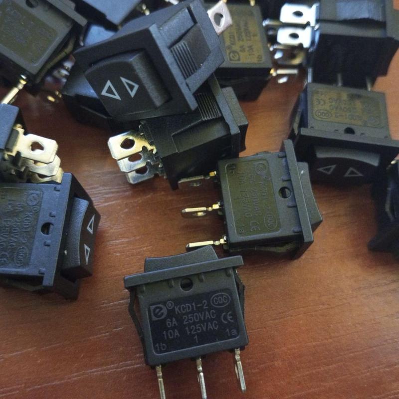 Переключатель Daier KCD1-2-103 BK, ON-OFF-ON, 3pin, 6A 250VAC: цена 12 ...
