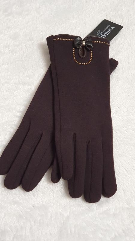 Трикотажные женские перчатки с декоративним елементом 