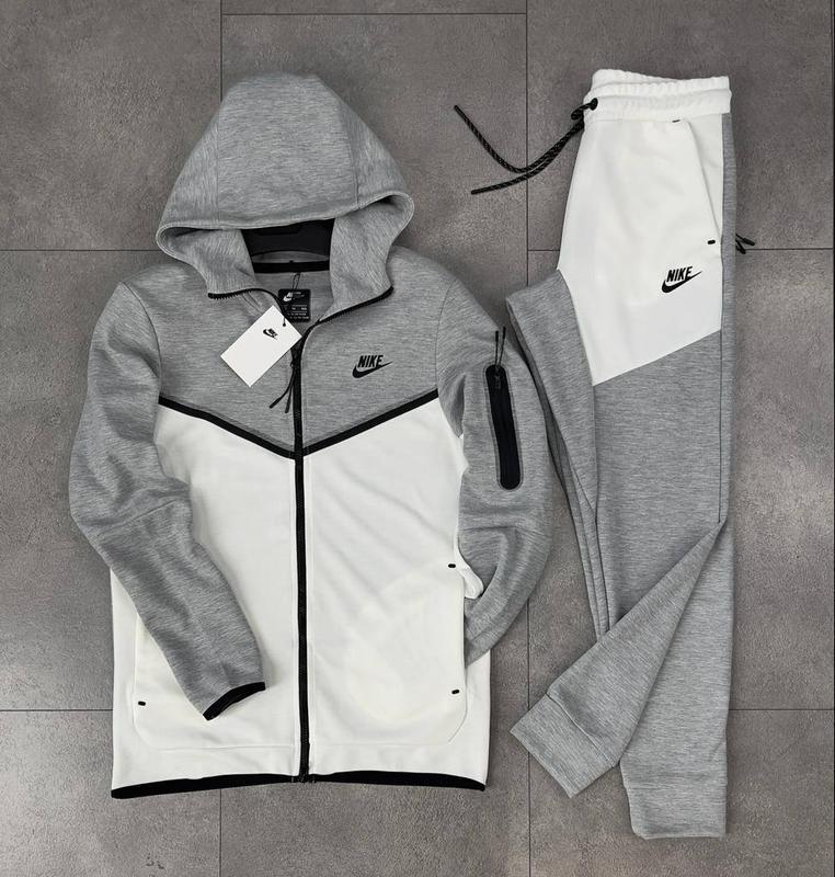 Nike fleece best sale full tracksuit