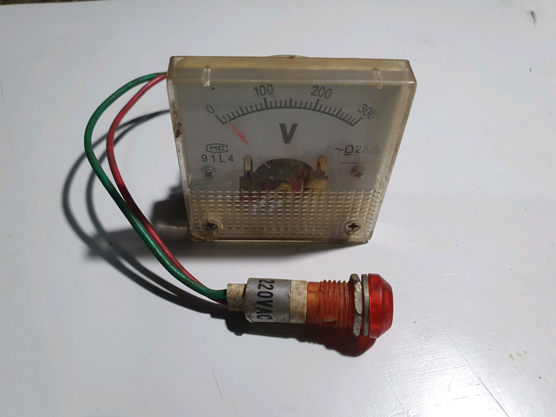 Вольтметер на гинератор + лампочка