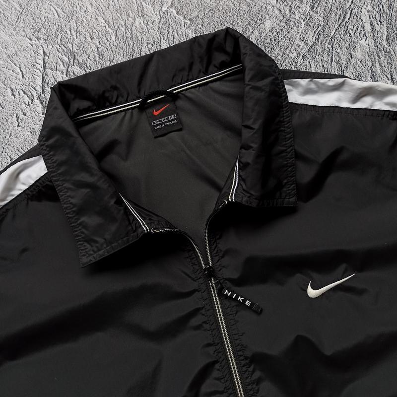 Vintage black hot sale nike windbreaker