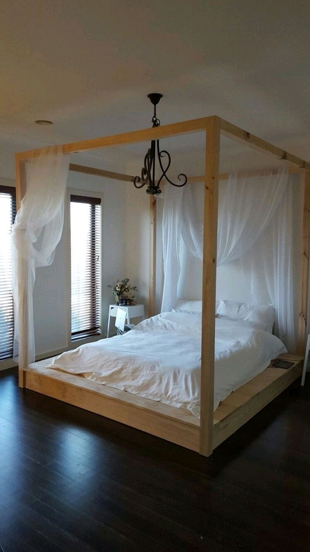 Ліжко з масиву сосни