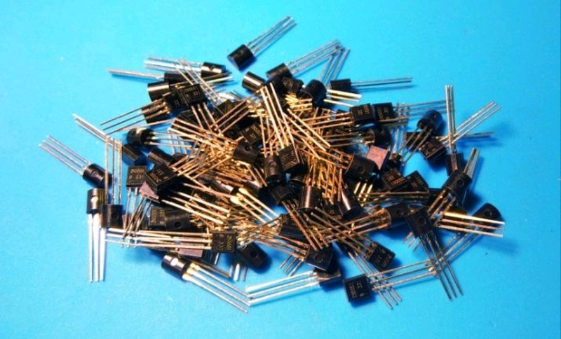 Транзистор 2n5551 25шт. - 50 ?, купить на ИЗИ (62084189)