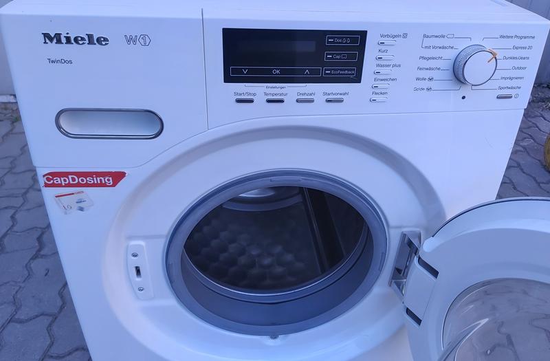 Игрушечная стиральная машина miele
