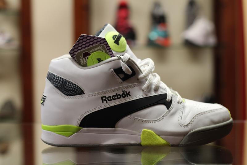 Reebok store pump tenis